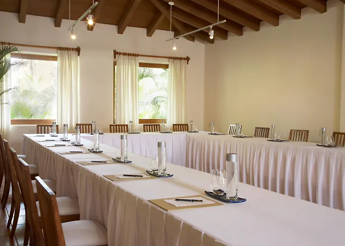 Hotel Thompson Zihuatanejo, A Resort, By Hyatt Zihuatanejo