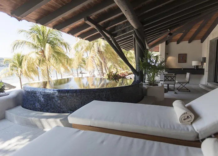 Thompson Zihuatanejo, A Resort, By Hyatt Zihuatanejo