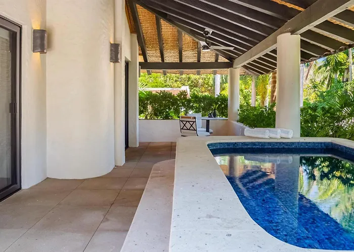 Thompson Zihuatanejo, A Resort, By Hyatt 5*