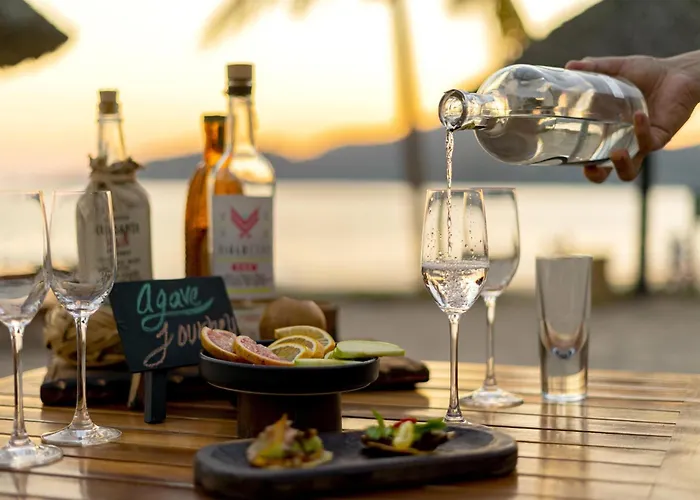 Thompson Zihuatanejo, A Resort, By Hyatt Zihuatanejo